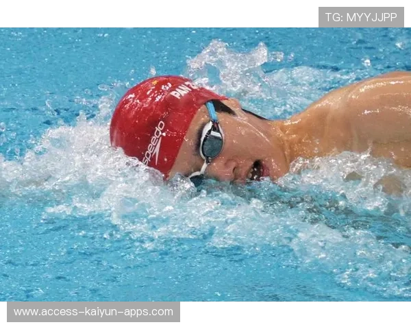 赛艇世界杯：中国队连夺三金